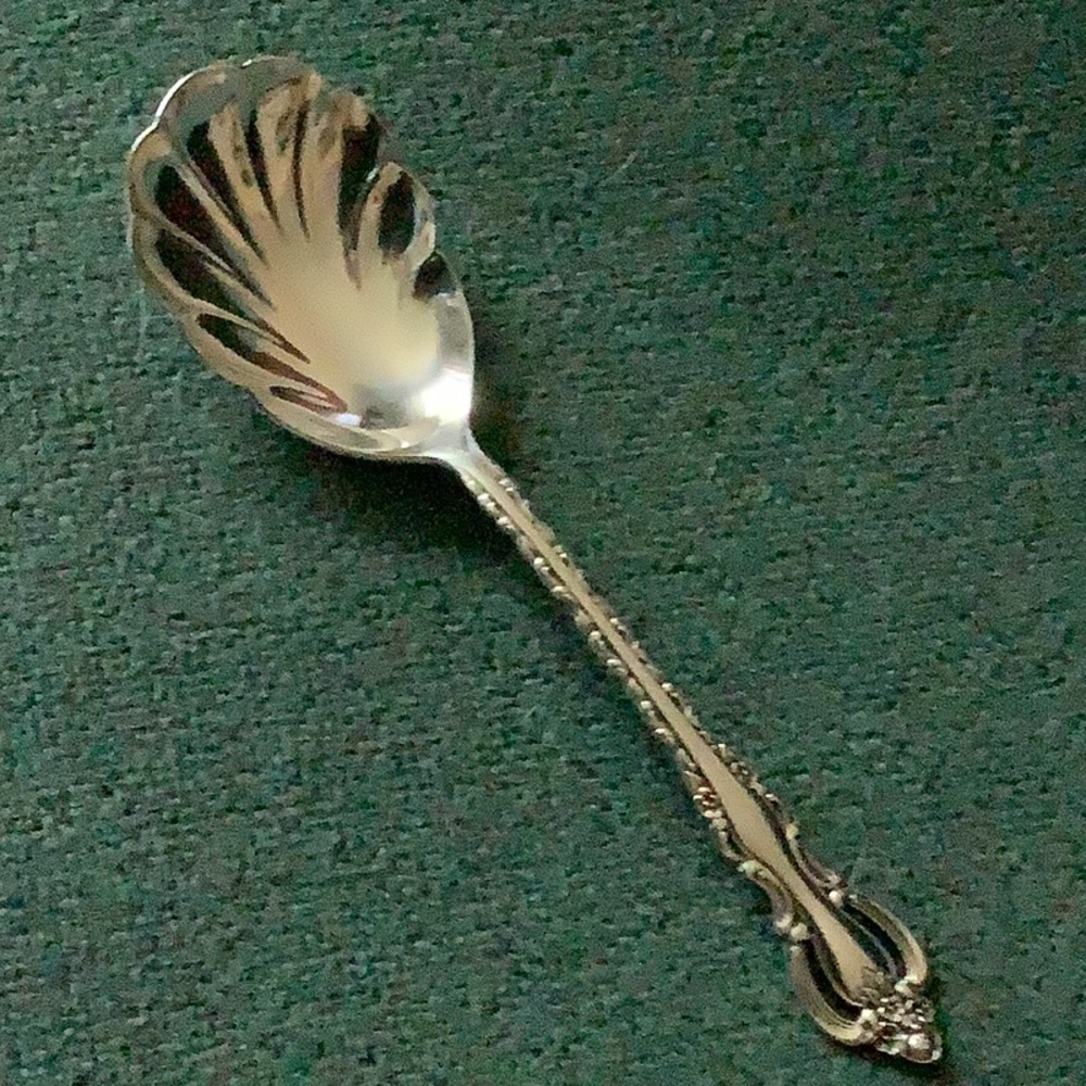 International Deepsilver Sugar Shell Spoon, 1969 Countess Pattern, 5 5/8”.
